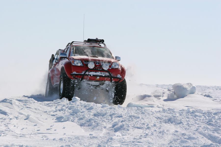  Arctic Trucks Toyota Hilux Invincible AT38 2007 года  (фото 10 из 22)